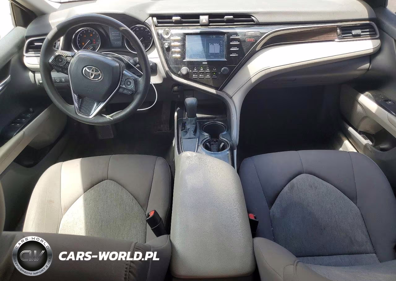 2020 Toyota Camry Le VIN:4T1C11AK3LU993938 - 8