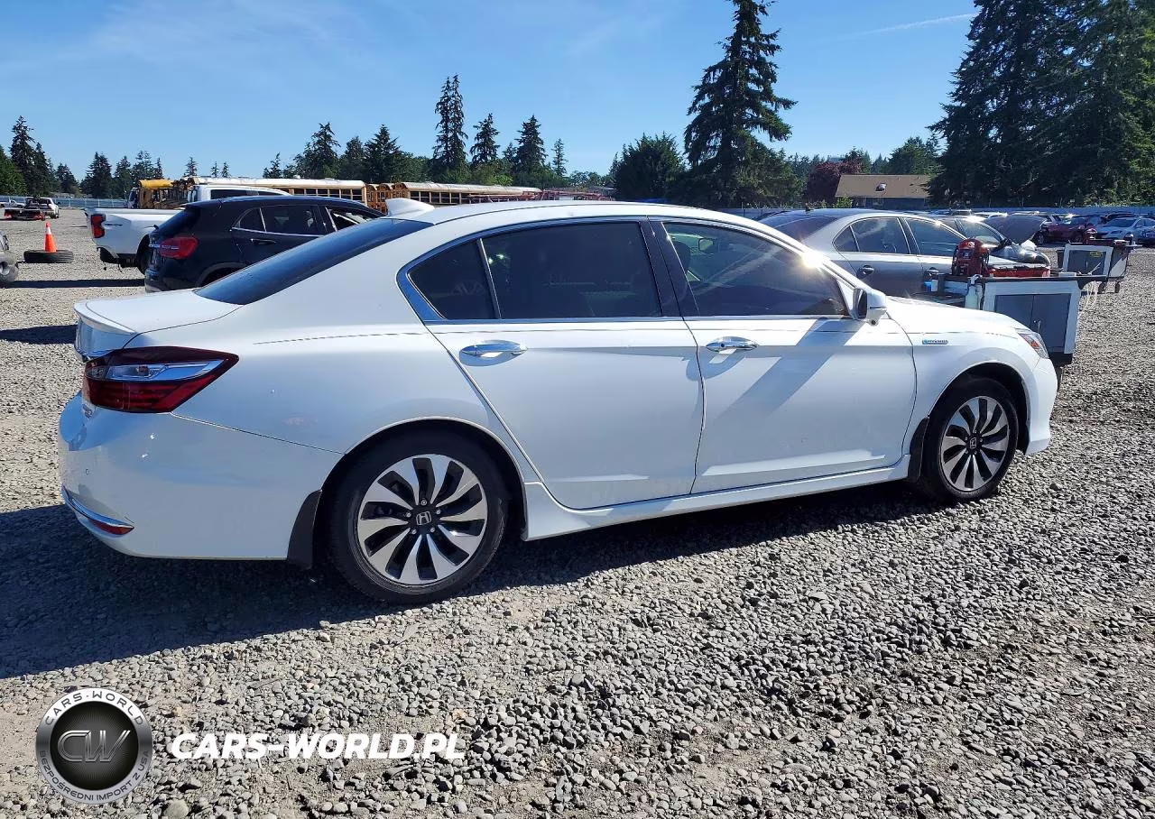 2017 Honda Accord Touring Hybrid VIN:JHMCR6F75HC009876 - 3