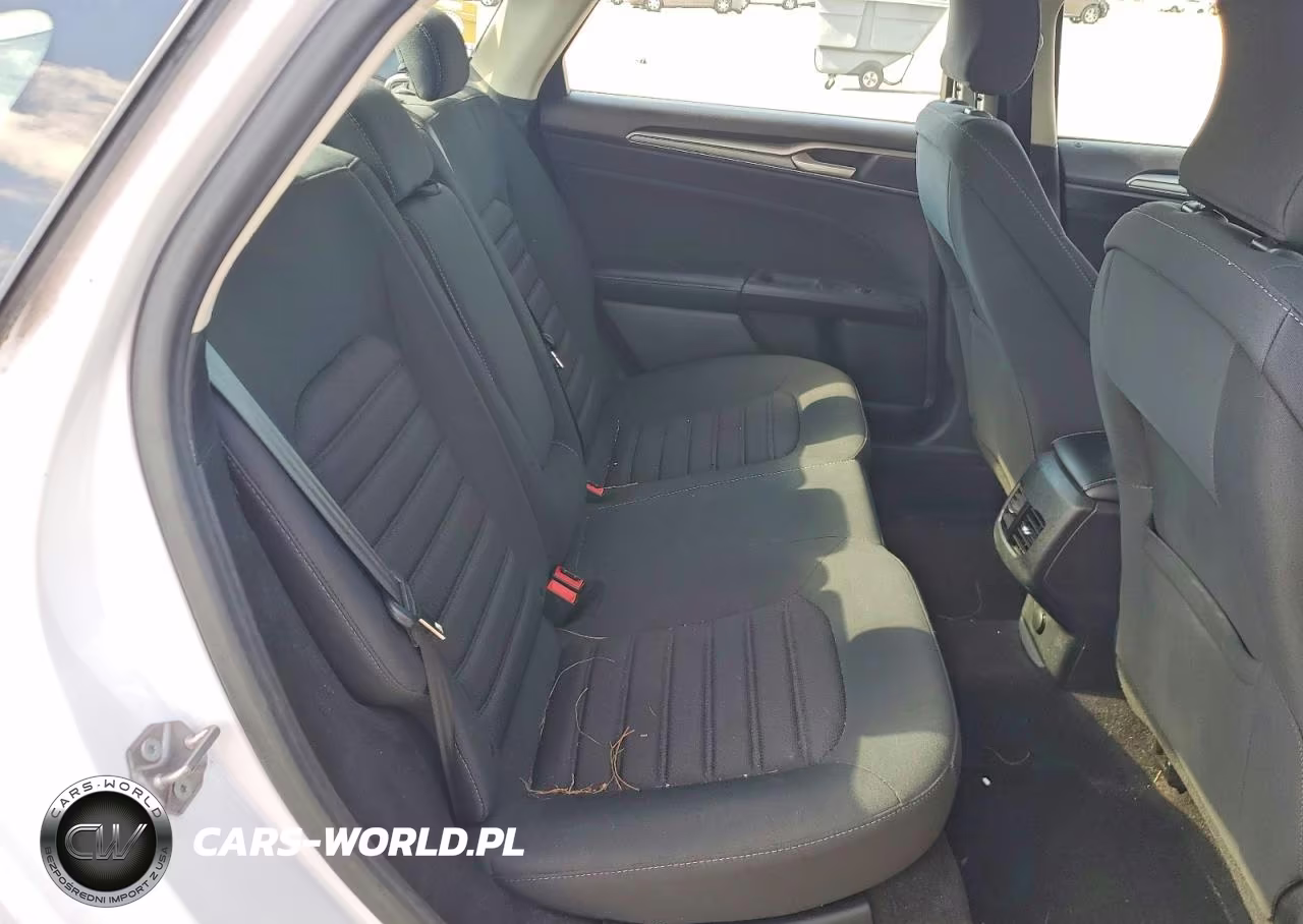 2019 Ford Fusion Se VIN:3FA6P0LU6KR157397 - 10