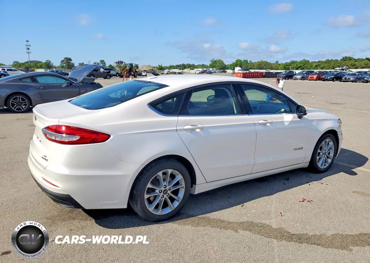 2019 Ford Fusion Se VIN:3FA6P0LU6KR157397 - 3