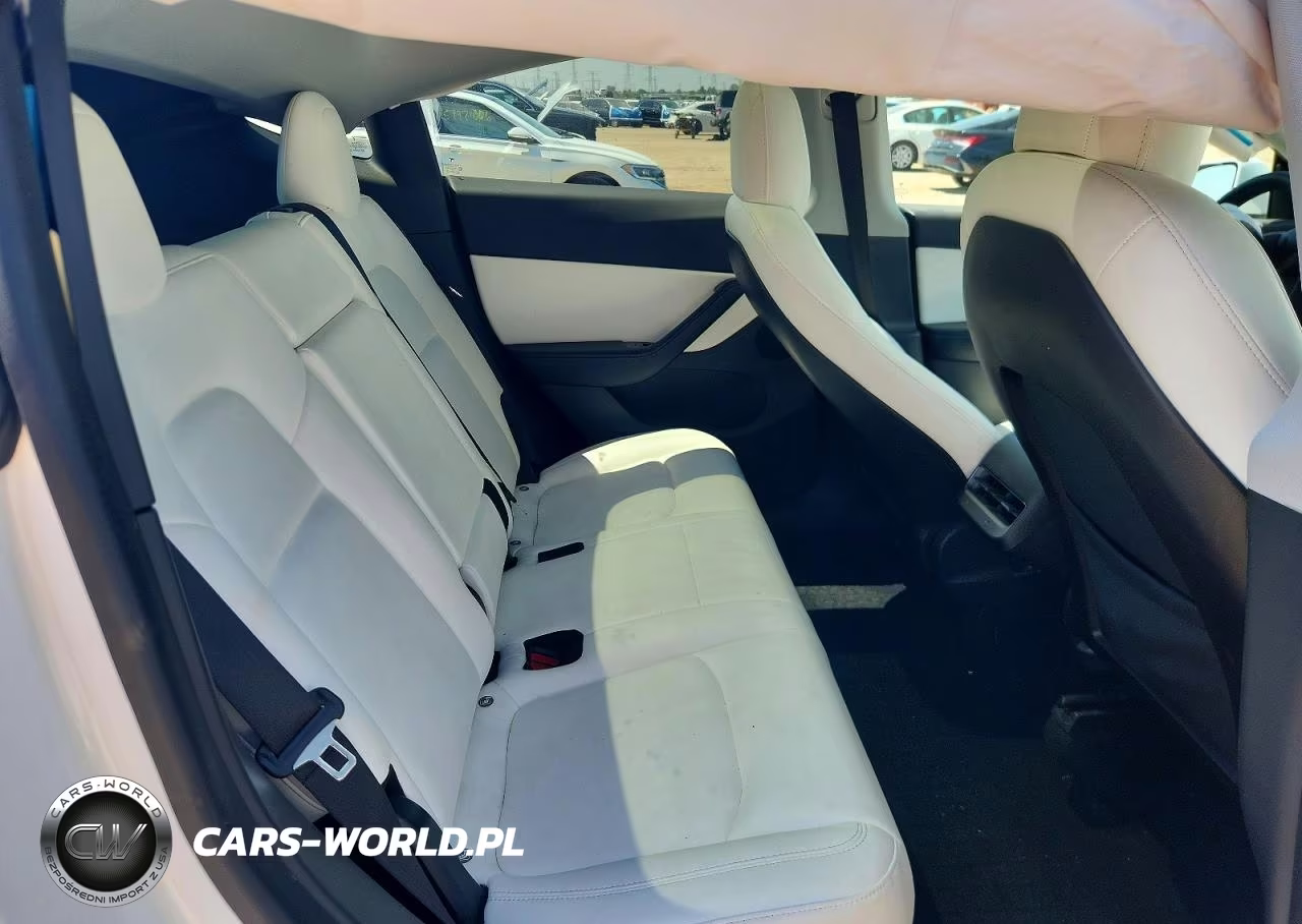 2020 Tesla Model Y VIN:5YJYGDEE3LF023756 - 10