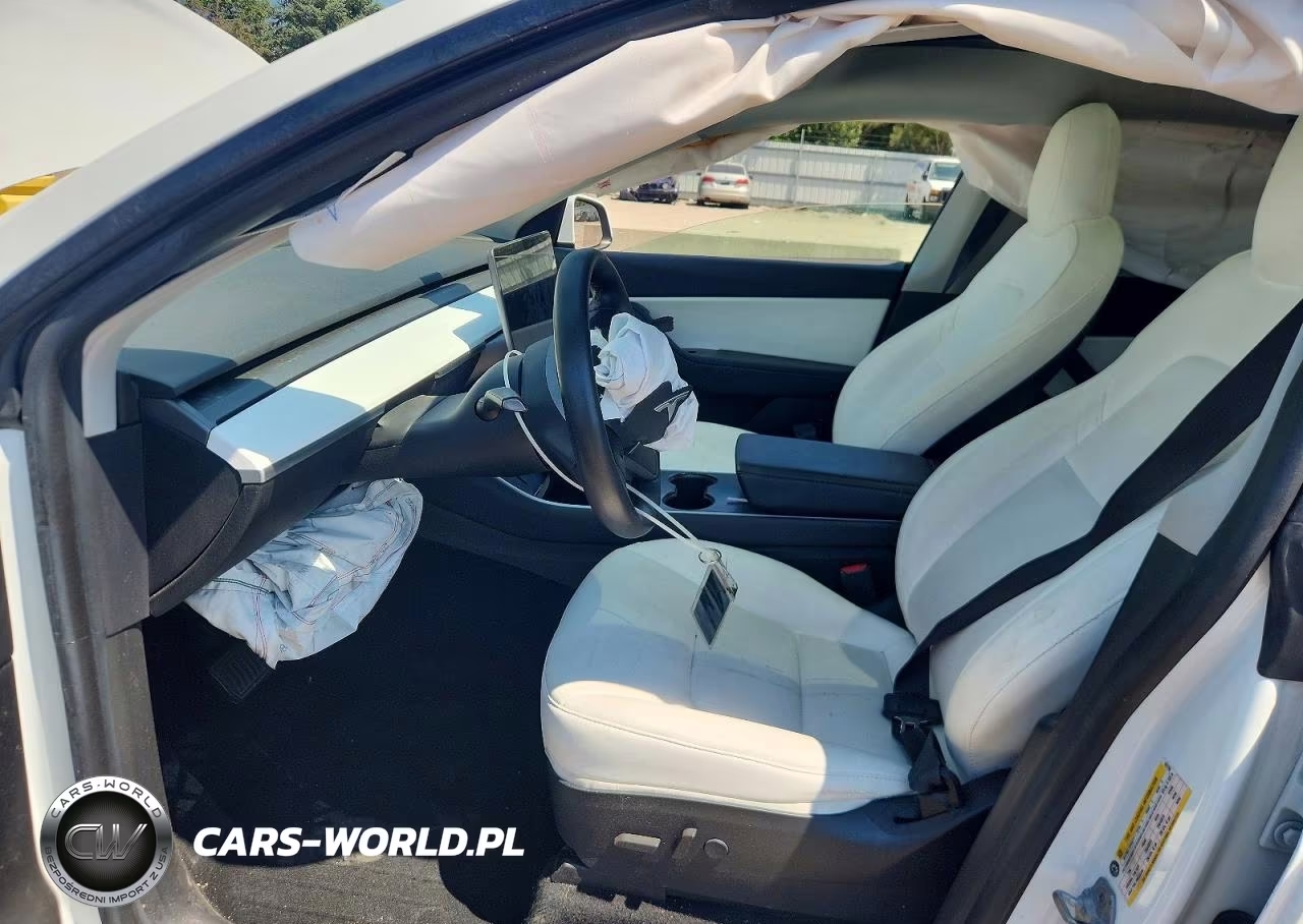 2020 Tesla Model Y VIN:5YJYGDEE3LF023756 - 7