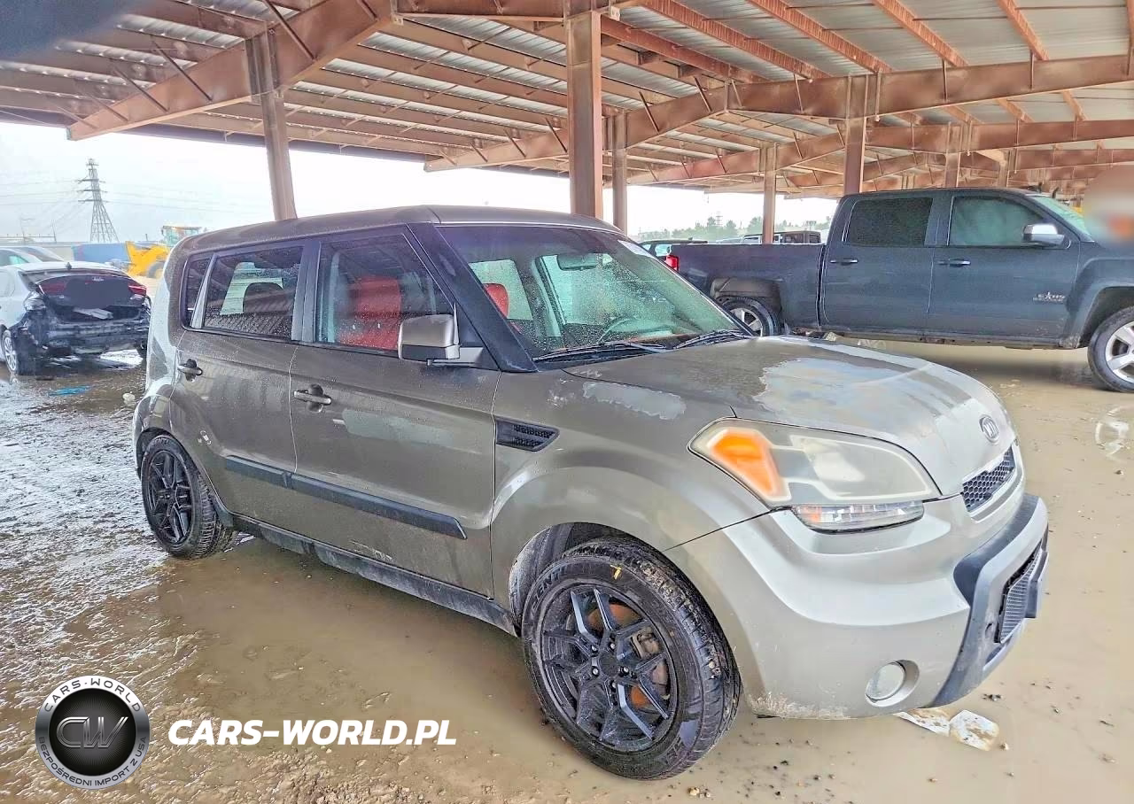 2011 Kia Soul Sport VIN:KNDJT2A21B7205330 - 4