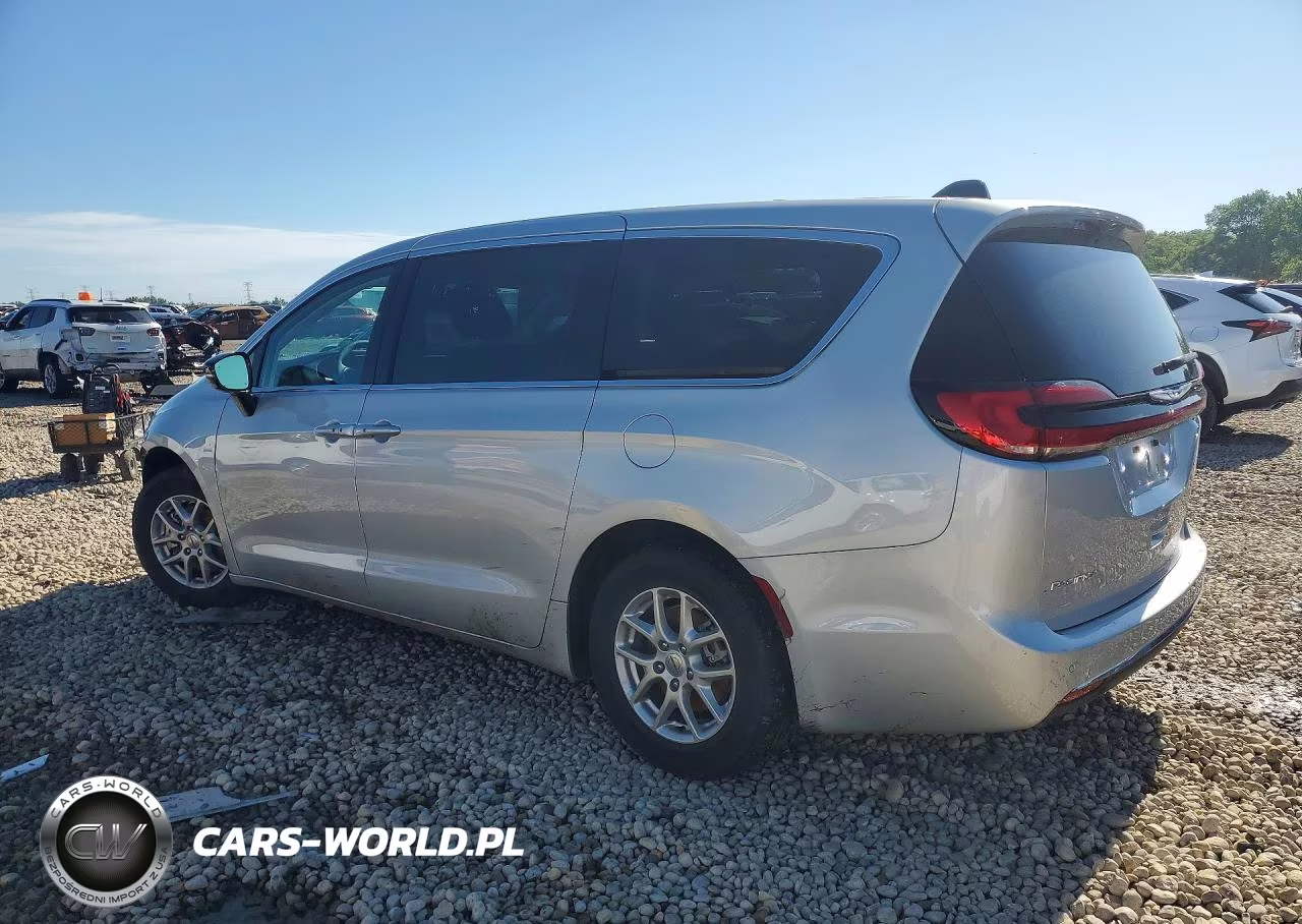 2024 Chrysler Pacifica Touring L VIN:2C4RC1BG0RR182946 - 2