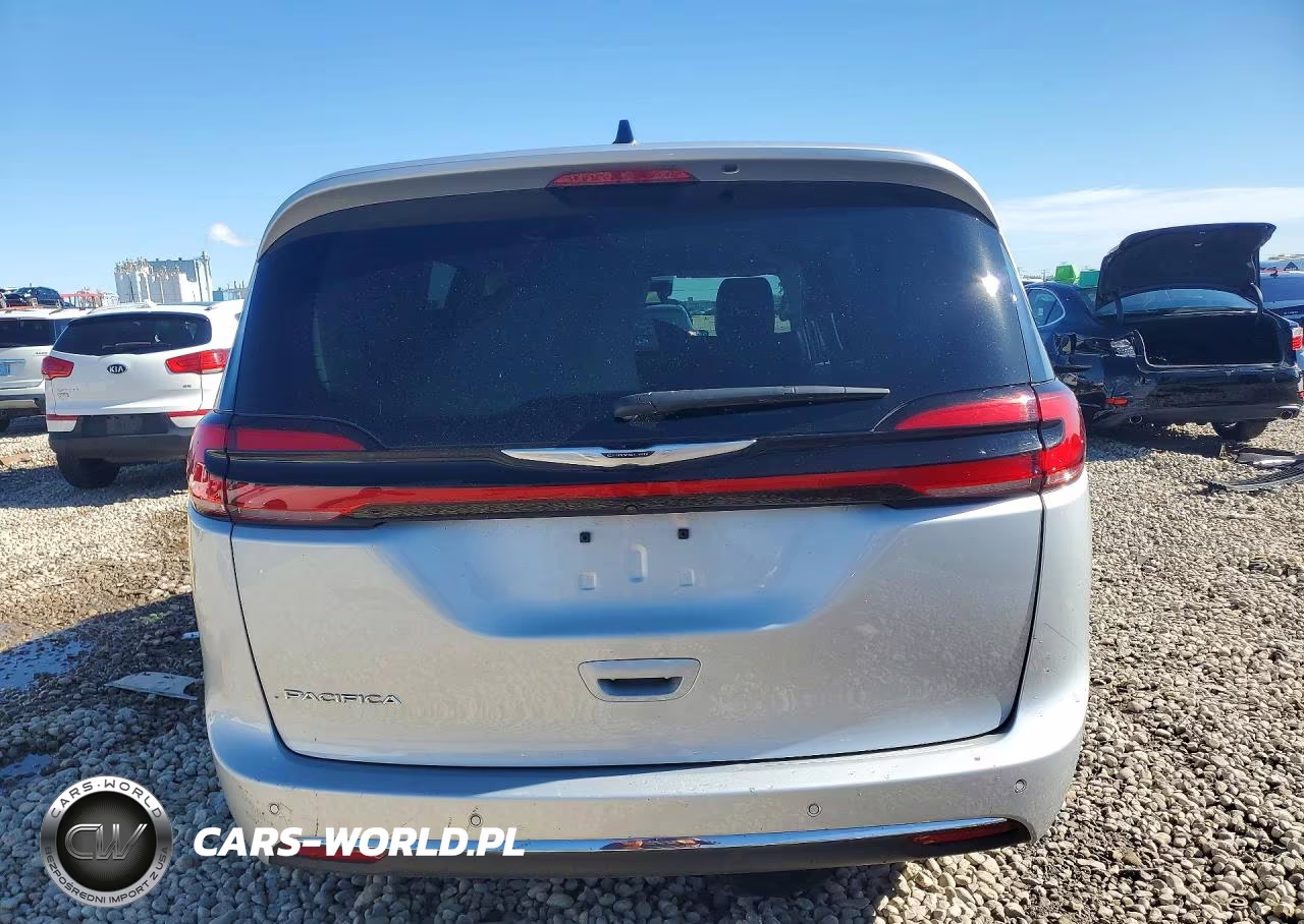 2024 Chrysler Pacifica Touring L VIN:2C4RC1BG0RR182946 - 6