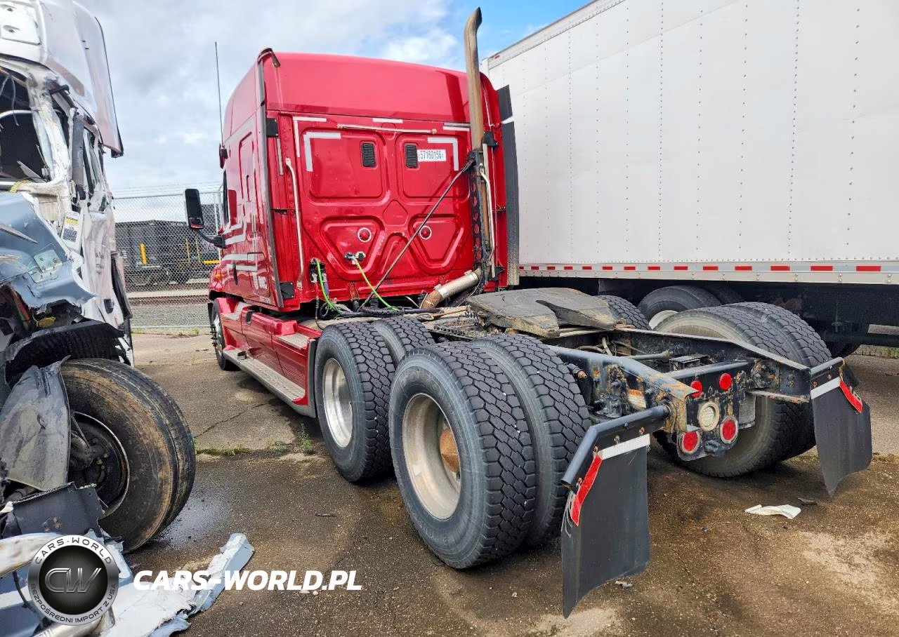 2013 Freightliner Cascadia Semi Truck VIN:3AKJGLDR9DSFF2168 - 3