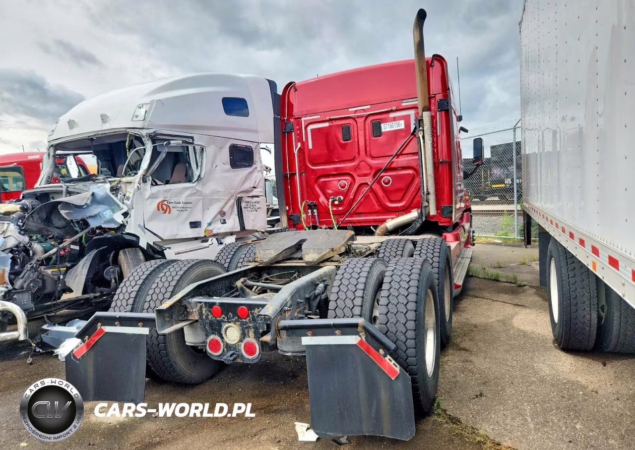 2013 Freightliner Cascadia Semi Truck VIN:3AKJGLDR9DSFF2168 - 4