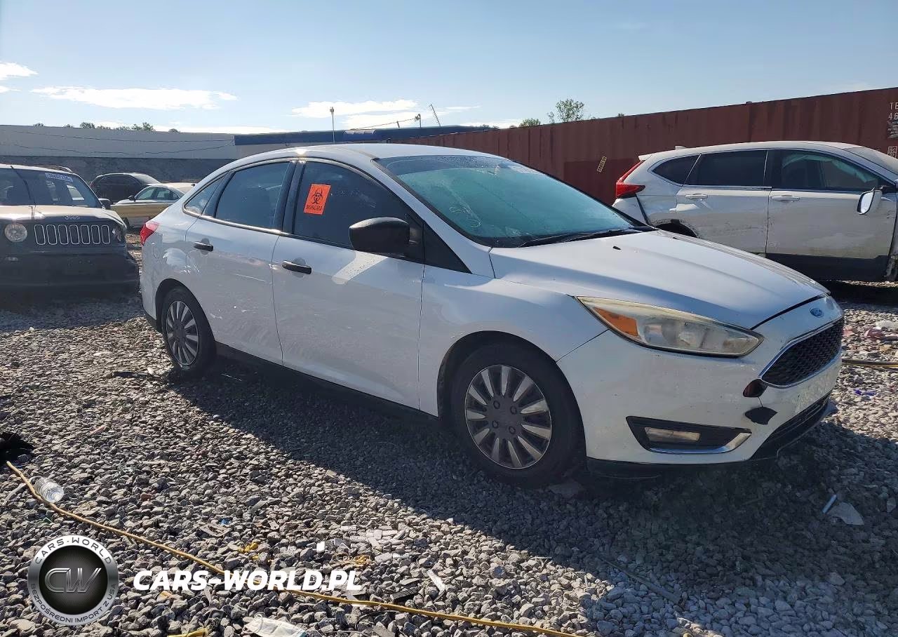 2016 Ford Focus S VIN:1FADP3E29GL294697 - 4