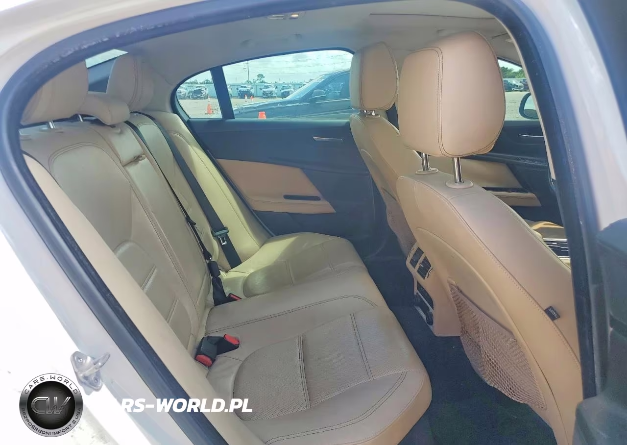 2017 Jaguar Xe Prestige VIN:SAJAE4BG0HA960627 - 10