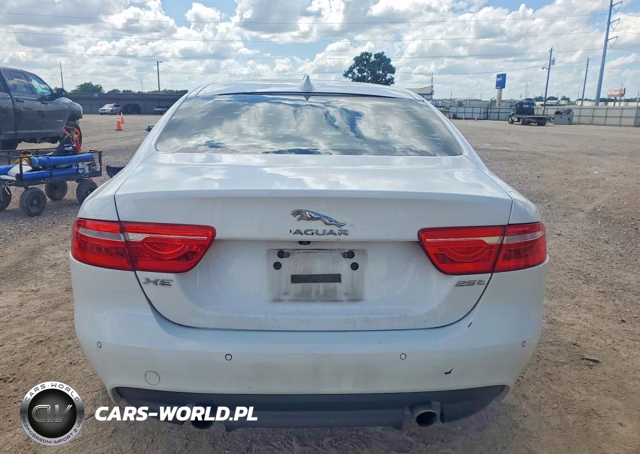 2017 Jaguar Xe Prestige VIN:SAJAE4BG0HA960627 - 6