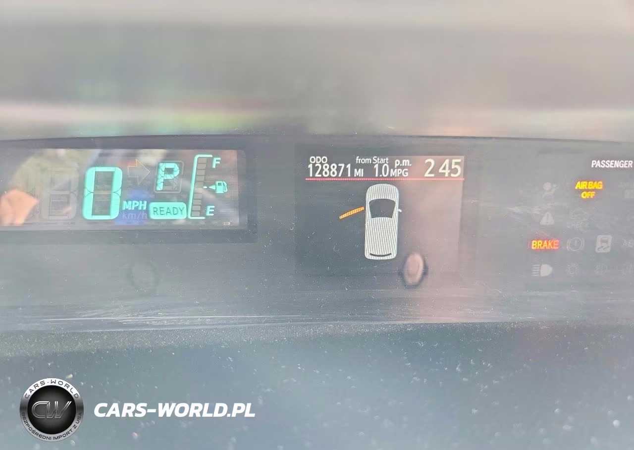 2013 Toyota Prius C Two VIN:JTDKDTB38D1050750 - 9