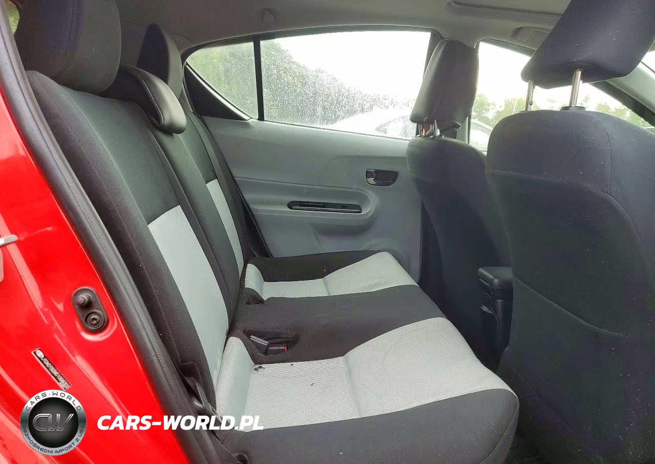 2012 Toyota Prius C Three VIN:JTDKDTB34C1008302 - 10