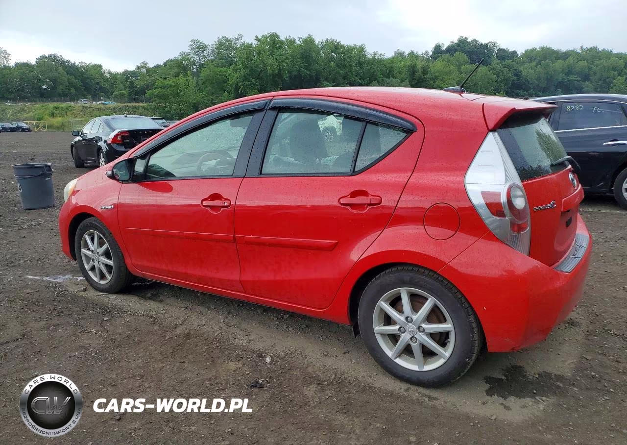 2012 Toyota Prius C Three VIN:JTDKDTB34C1008302 - 2