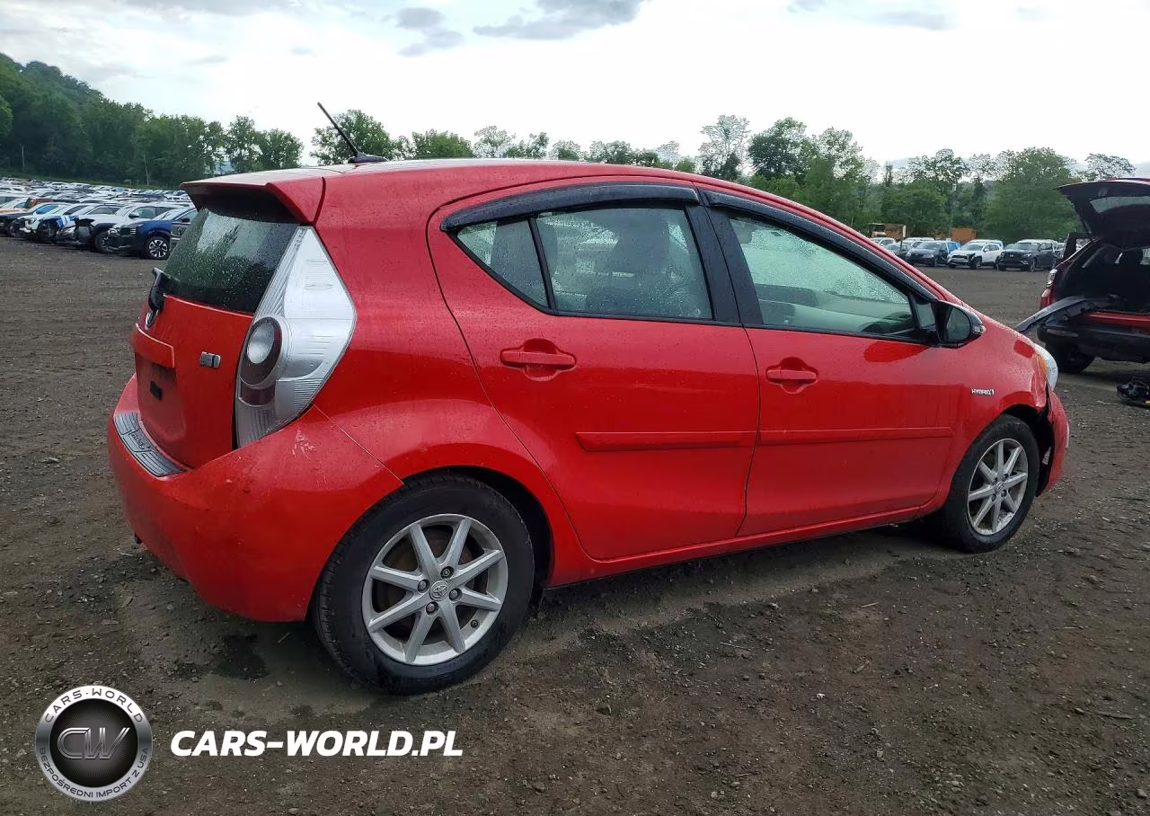 2012 Toyota Prius C Three VIN:JTDKDTB34C1008302 - 3