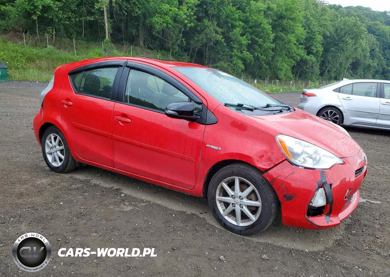 2012 Toyota Prius C Three VIN:JTDKDTB34C1008302 - 4