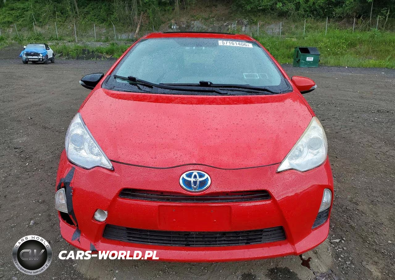 2012 Toyota Prius C Three VIN:JTDKDTB34C1008302 - 5