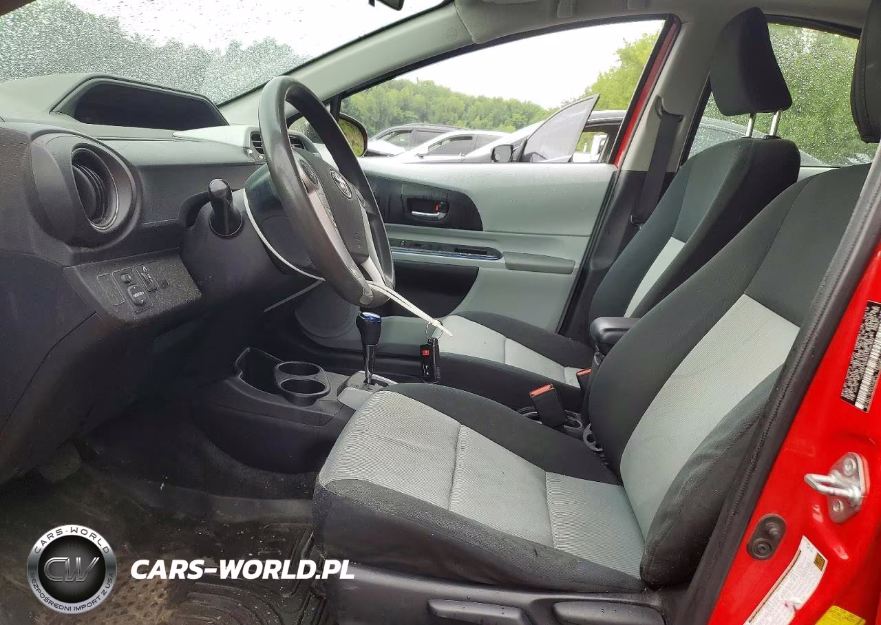 2012 Toyota Prius C Three VIN:JTDKDTB34C1008302 - 7