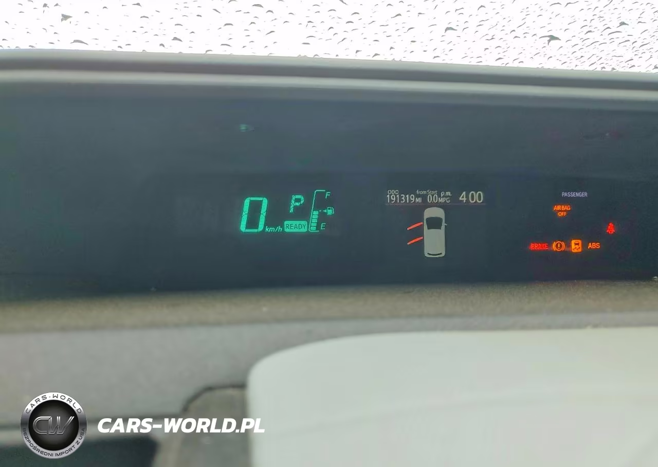 2012 Toyota Prius C Three VIN:JTDKDTB34C1008302 - 9