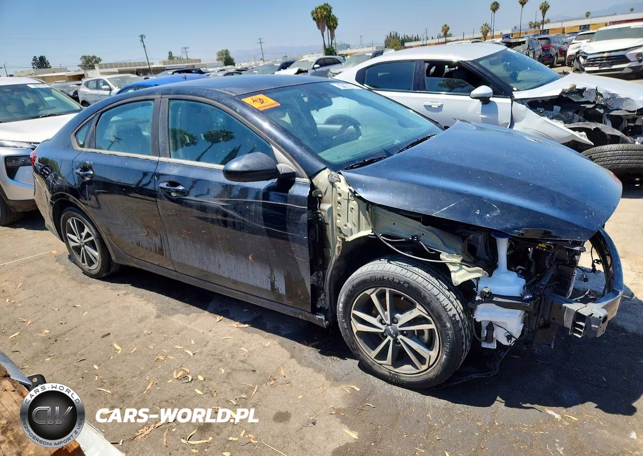 2024 Kia Forte Lxs VIN:3KPF24AD6RE798358 - 4