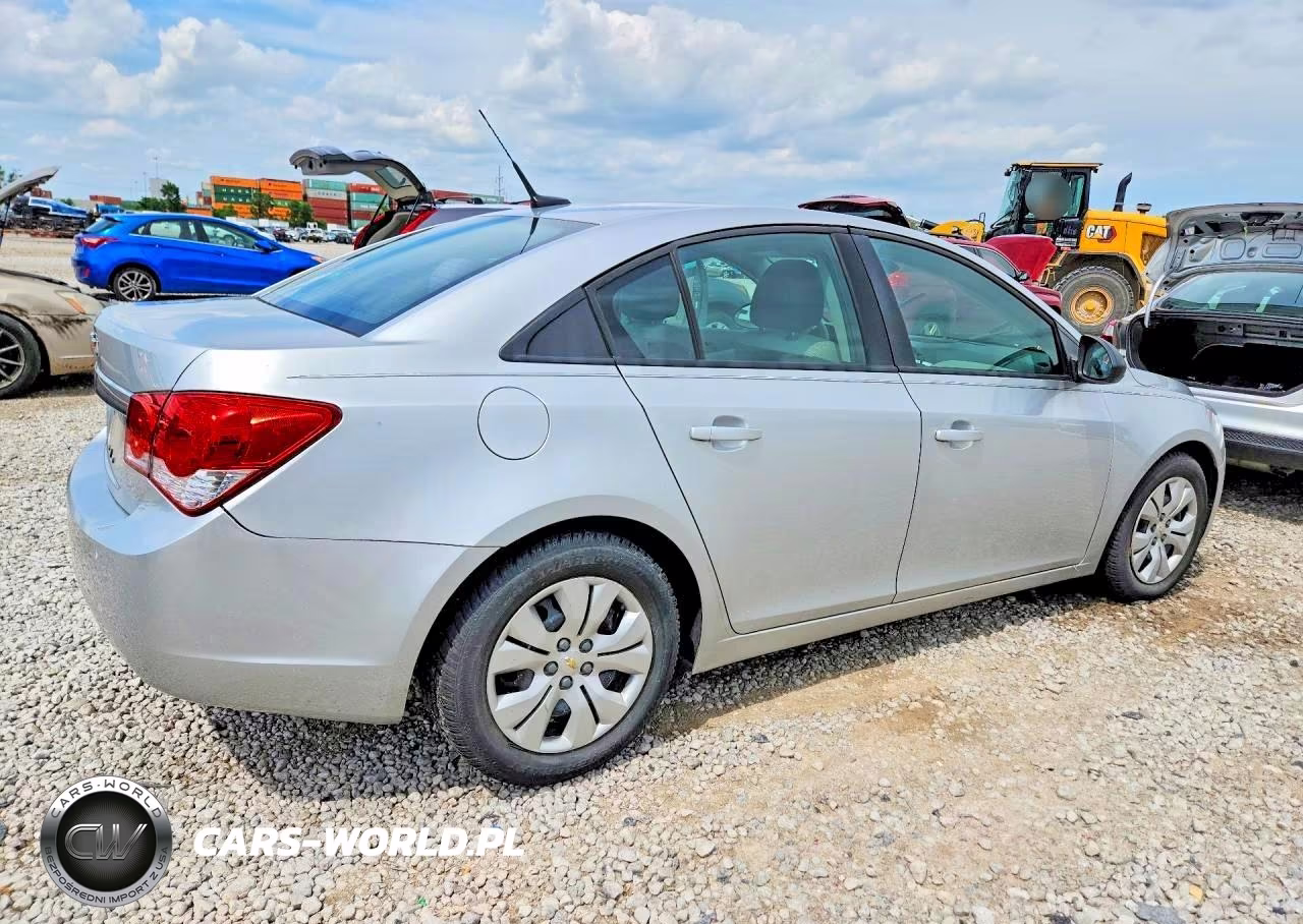 2013 Chevrolet Cruze Ls VIN:1G1PA5SH7D7136076 - 3
