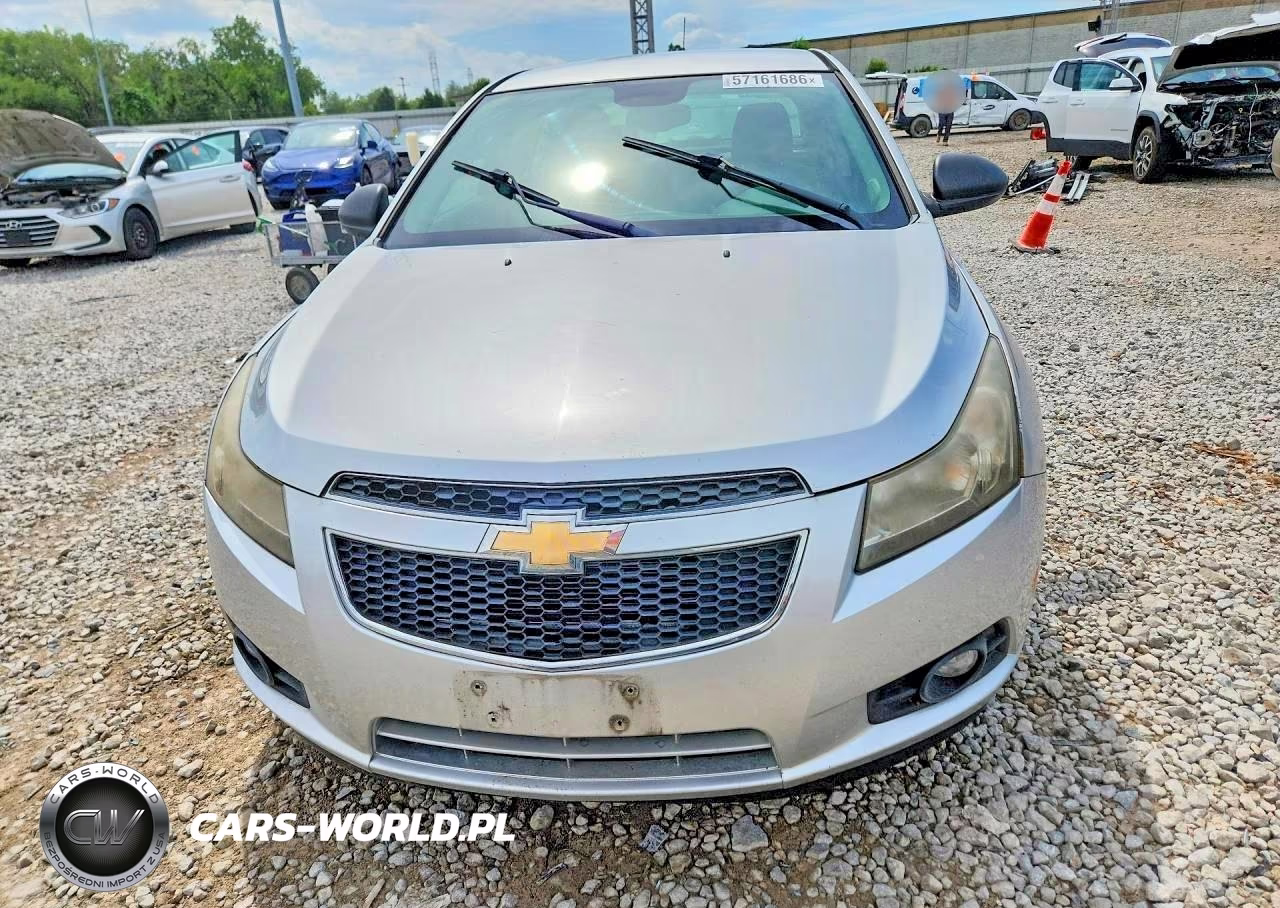 2013 Chevrolet Cruze Ls VIN:1G1PA5SH7D7136076 - 5