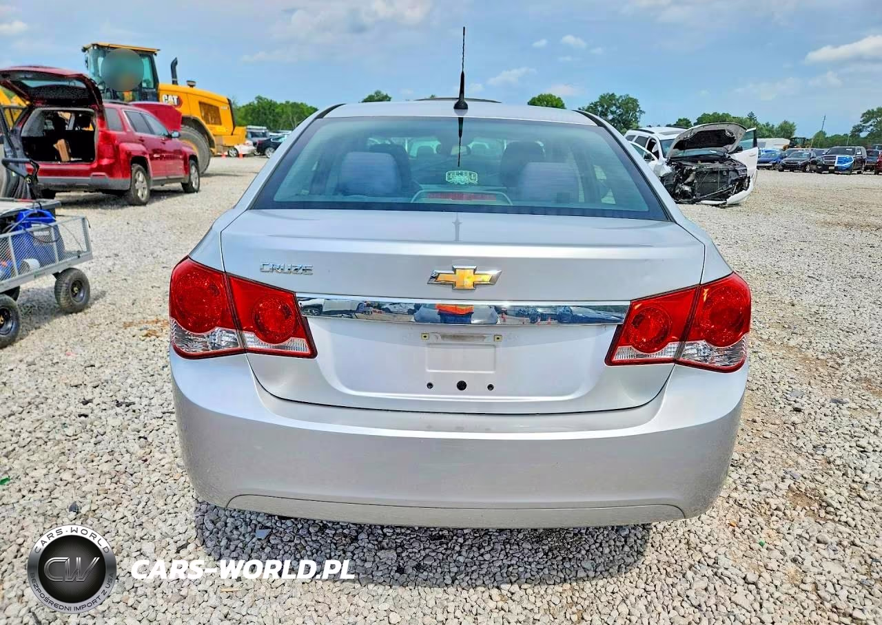 2013 Chevrolet Cruze Ls VIN:1G1PA5SH7D7136076 - 6