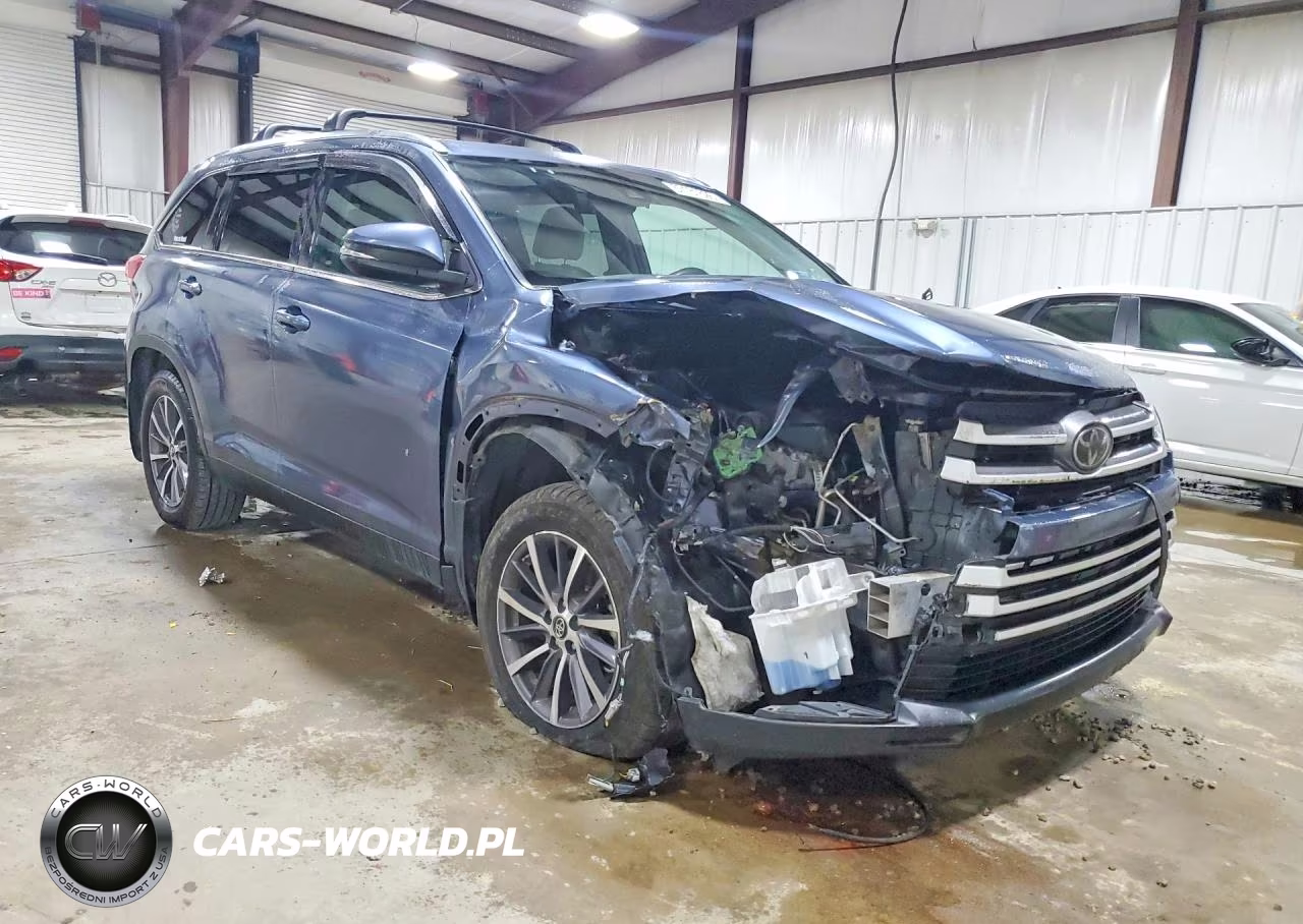 2019 Toyota Highlander Xle VIN:5TDJZRFH6KS954683 - 4