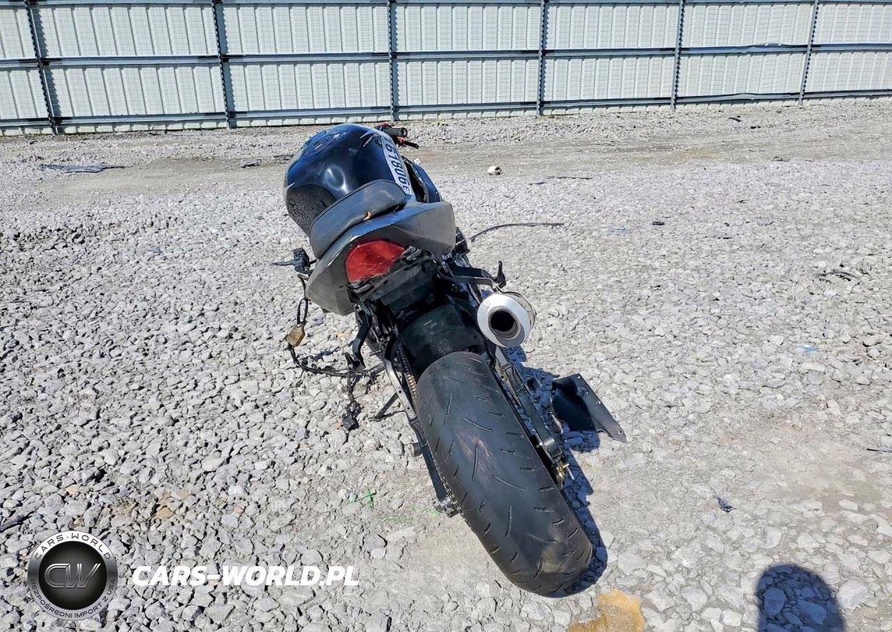 2004 Suzuki Gsx-R1000 VIN:JS1GT75A842100111 - 4
