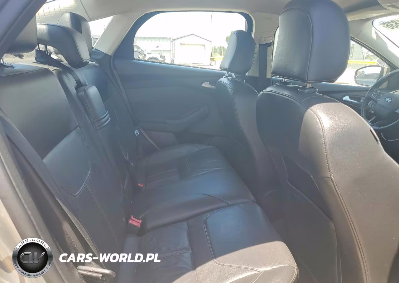 2015 Ford Focus Se VIN:1FADP3F24FL255545 - 10