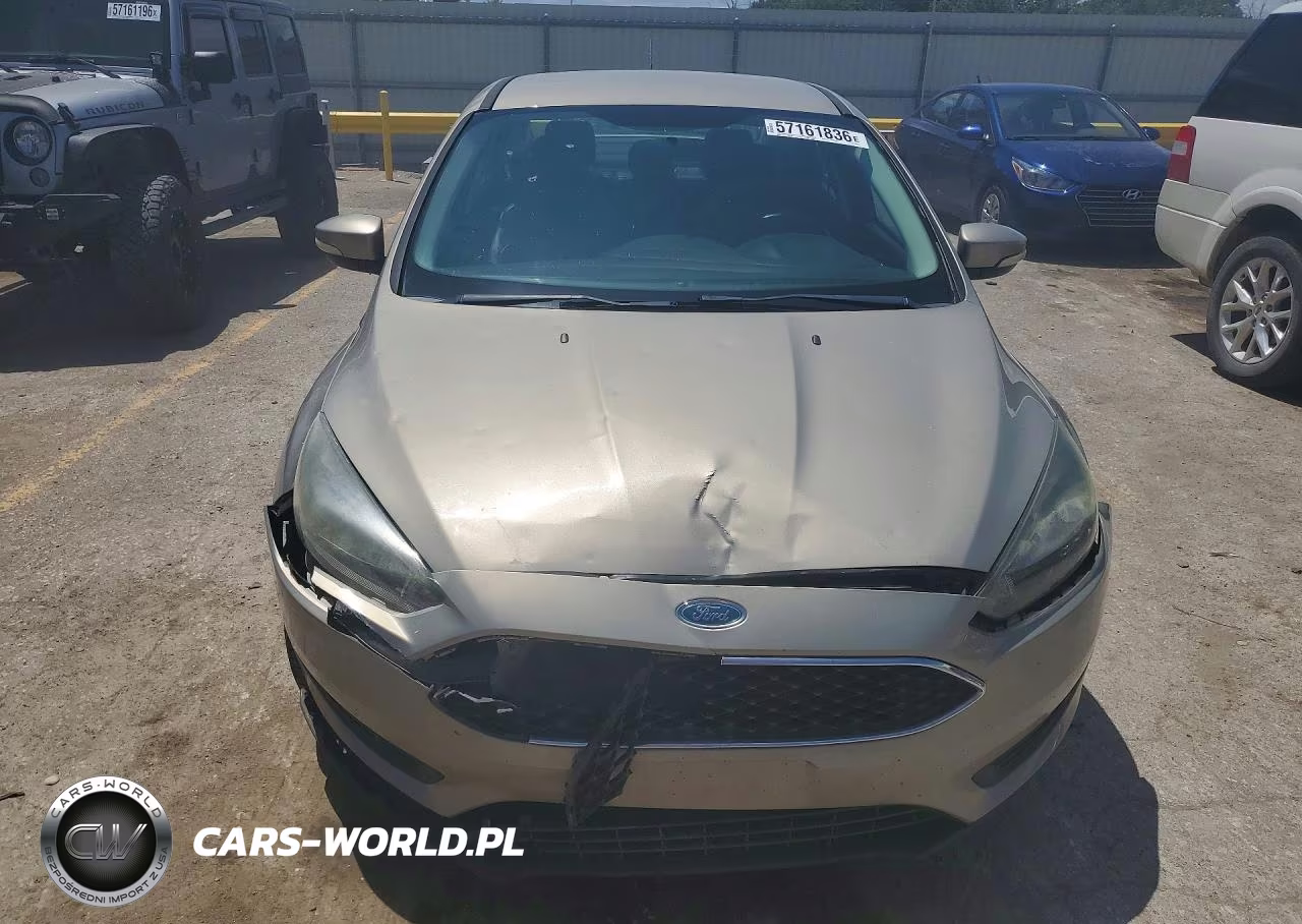 2015 Ford Focus Se VIN:1FADP3F24FL255545 - 5