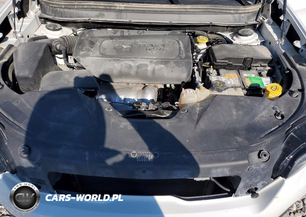 2019 Jeep Cherokee Latitude Plus VIN:1C4PJLLB4KD479089 - 12