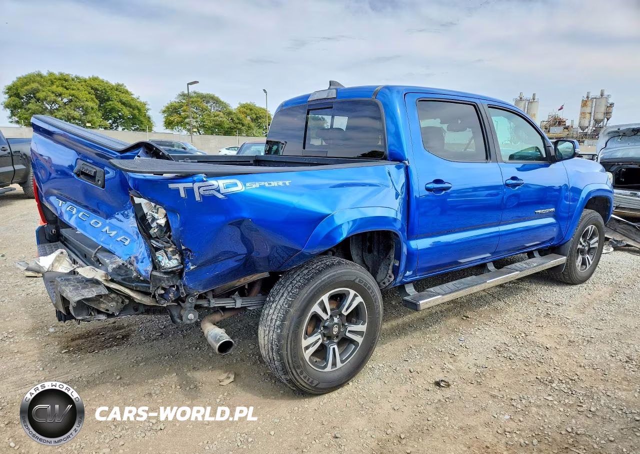 2018 Toyota Tacoma Trd Sport VIN:3TMAZ5CN7JM072357 - 3