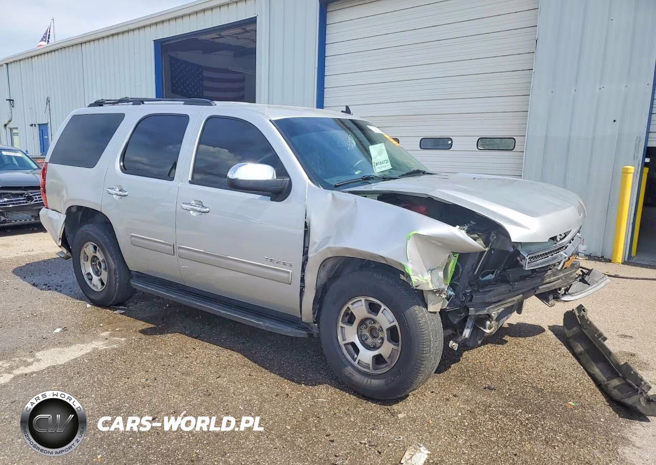 2013 Chevrolet Tahoe C1500 Ls VIN:1GNSCAE02DR369112 - 4