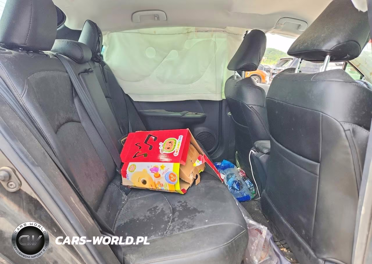 2020 Toyota Prius L Eco VIN:JTDKARFU7L3117744 - 10