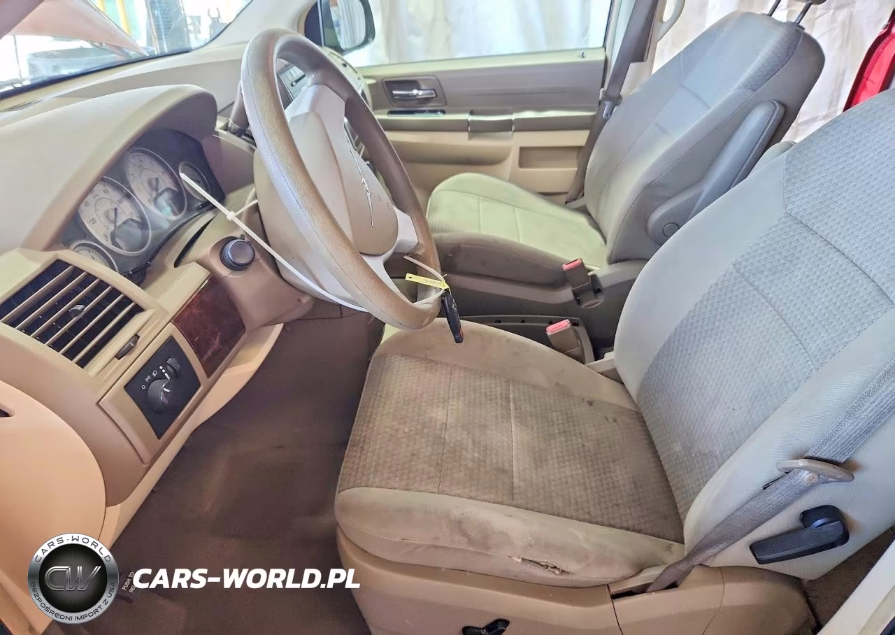 2010 Chrysler Town & Countr VIN:2A4RR4DE2AR250111 - 7