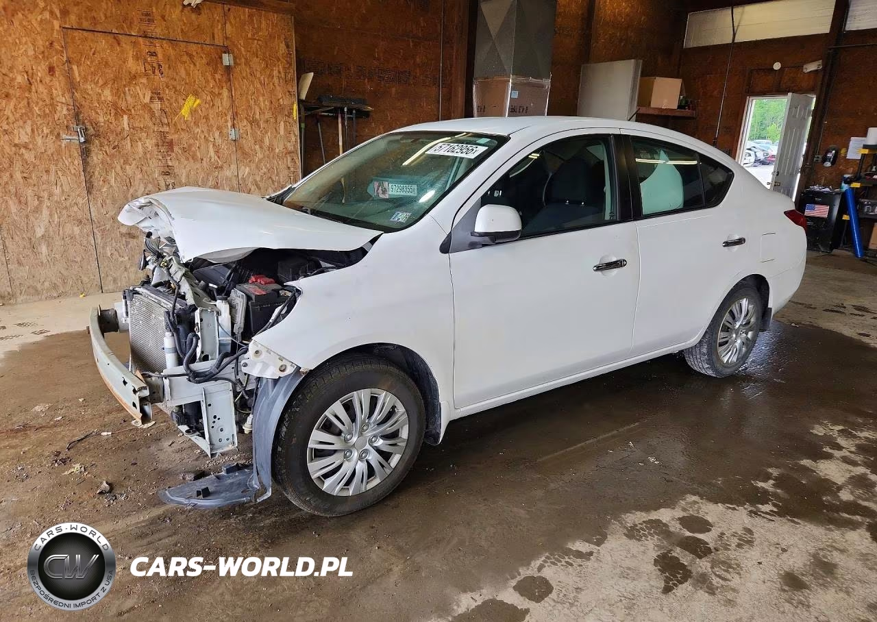2012 Nissan Versa 1.6 S – zdjęcie 1 z 12
