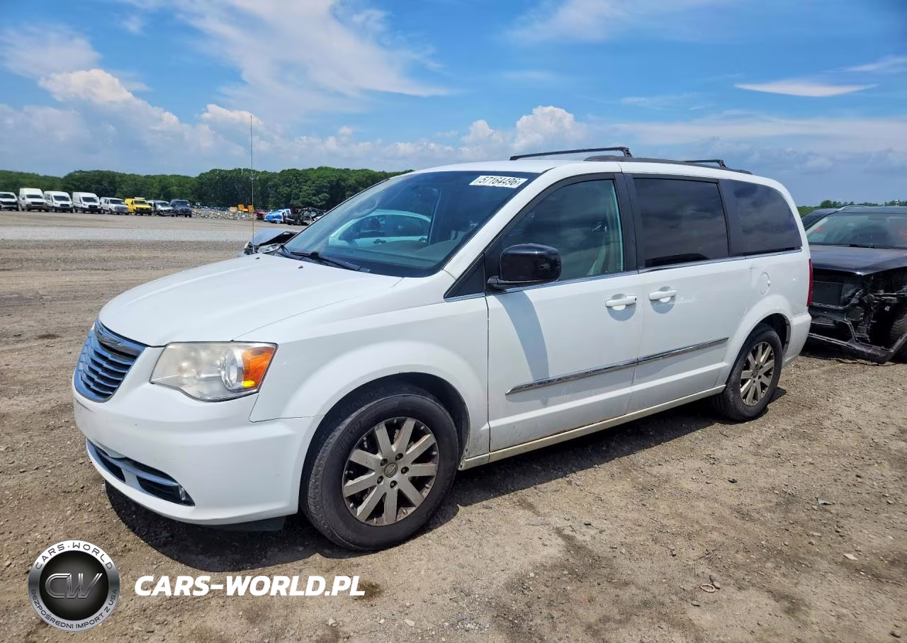 2014 Chrysler Town & Country Touring – zdjęcie 1 z 13