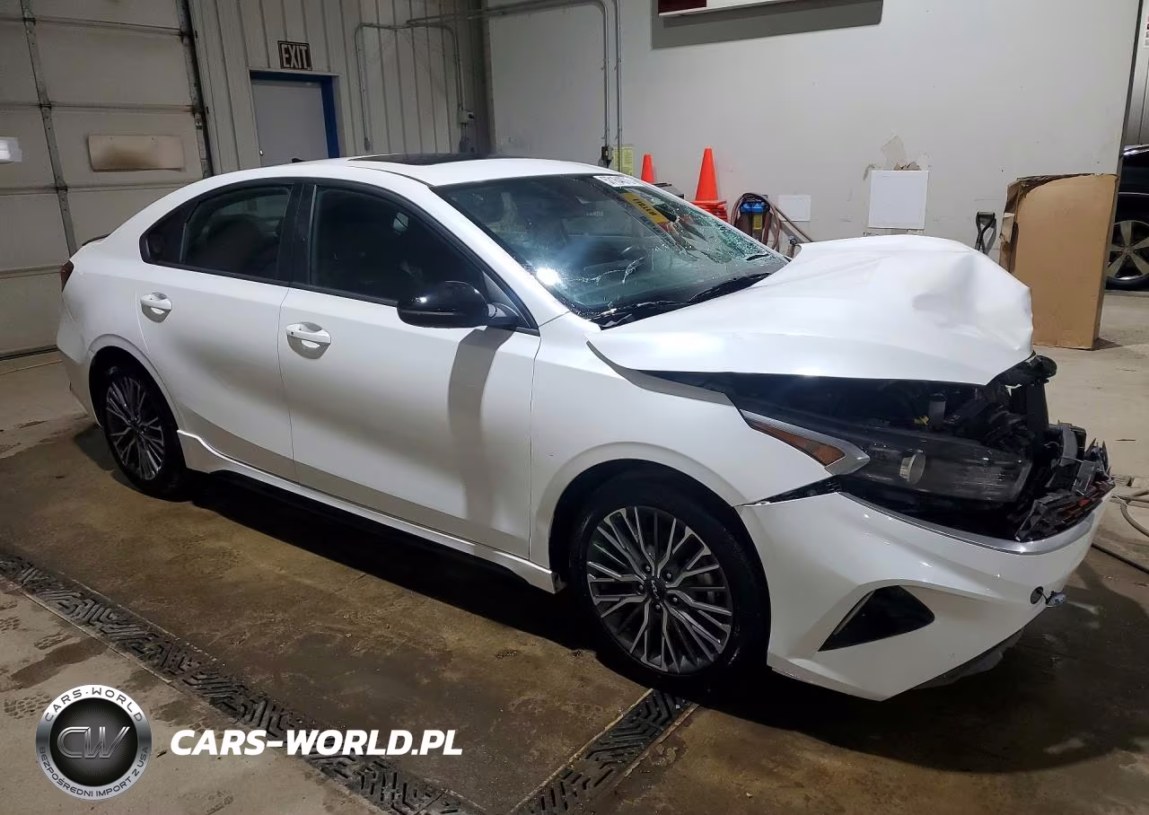 2023 Kia Forte Gt Line VIN:3KPF54AD8PE524003 - 4
