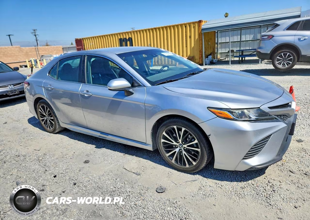 2018 Toyota Camry Se VIN:4T1B11HK7JU611747 - 4
