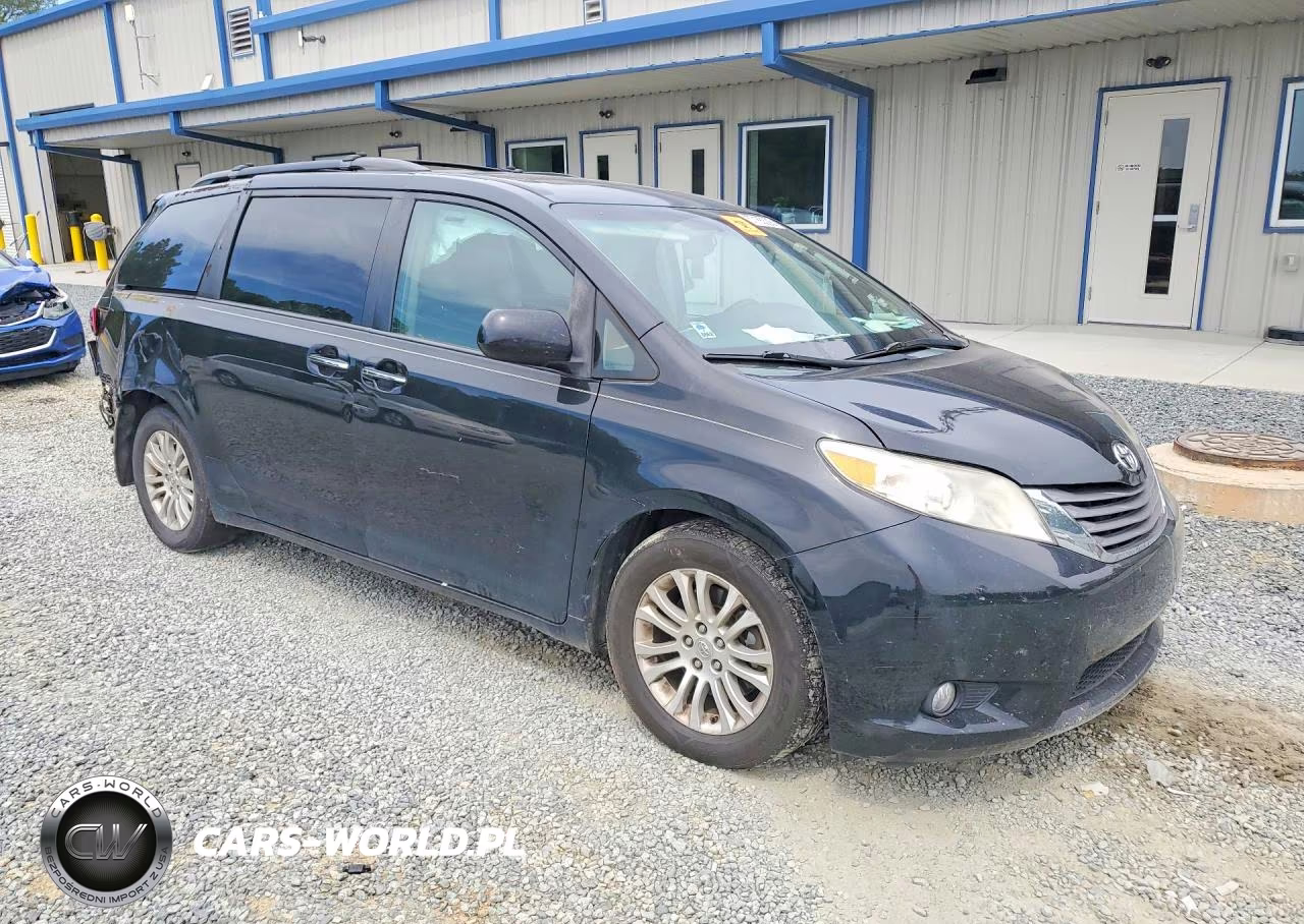2015 Toyota Sienna Xle 8-Passenger VIN:5TDYK3DC3FS584158 - 4