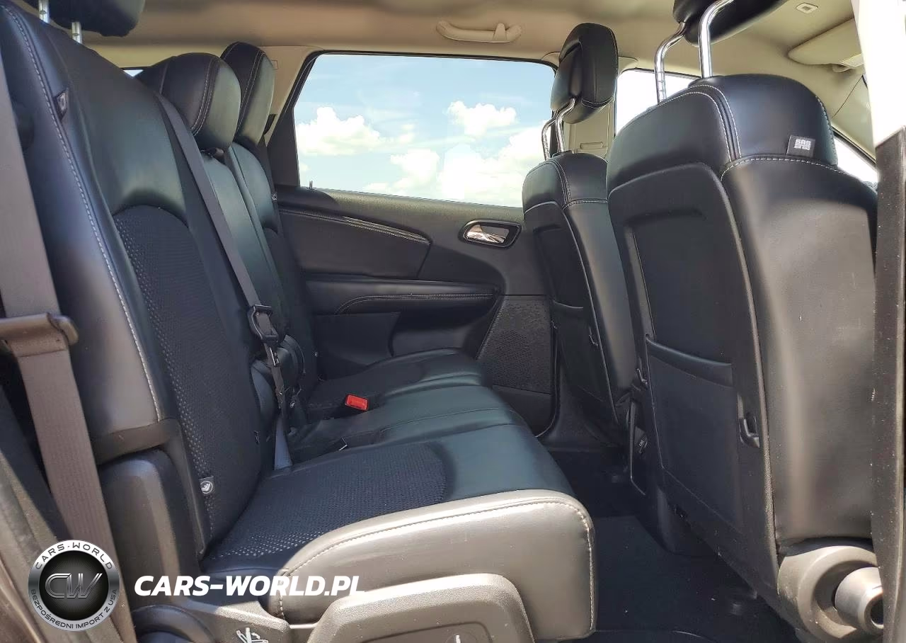 2019 Dodge Journey Crossroad VIN:3C4PDCGG2KT803664 - 11