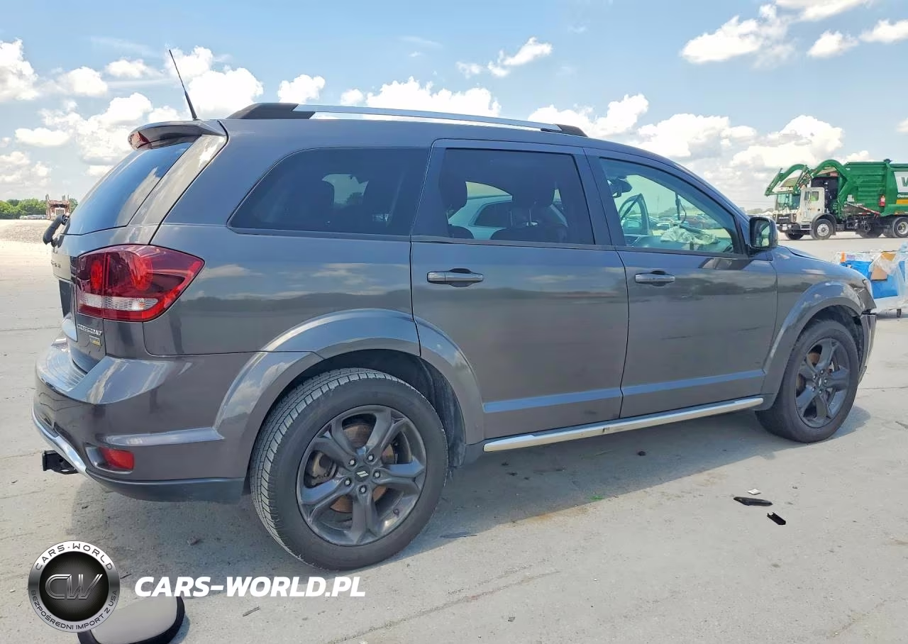 2019 Dodge Journey Crossroad VIN:3C4PDCGG2KT803664 - 3