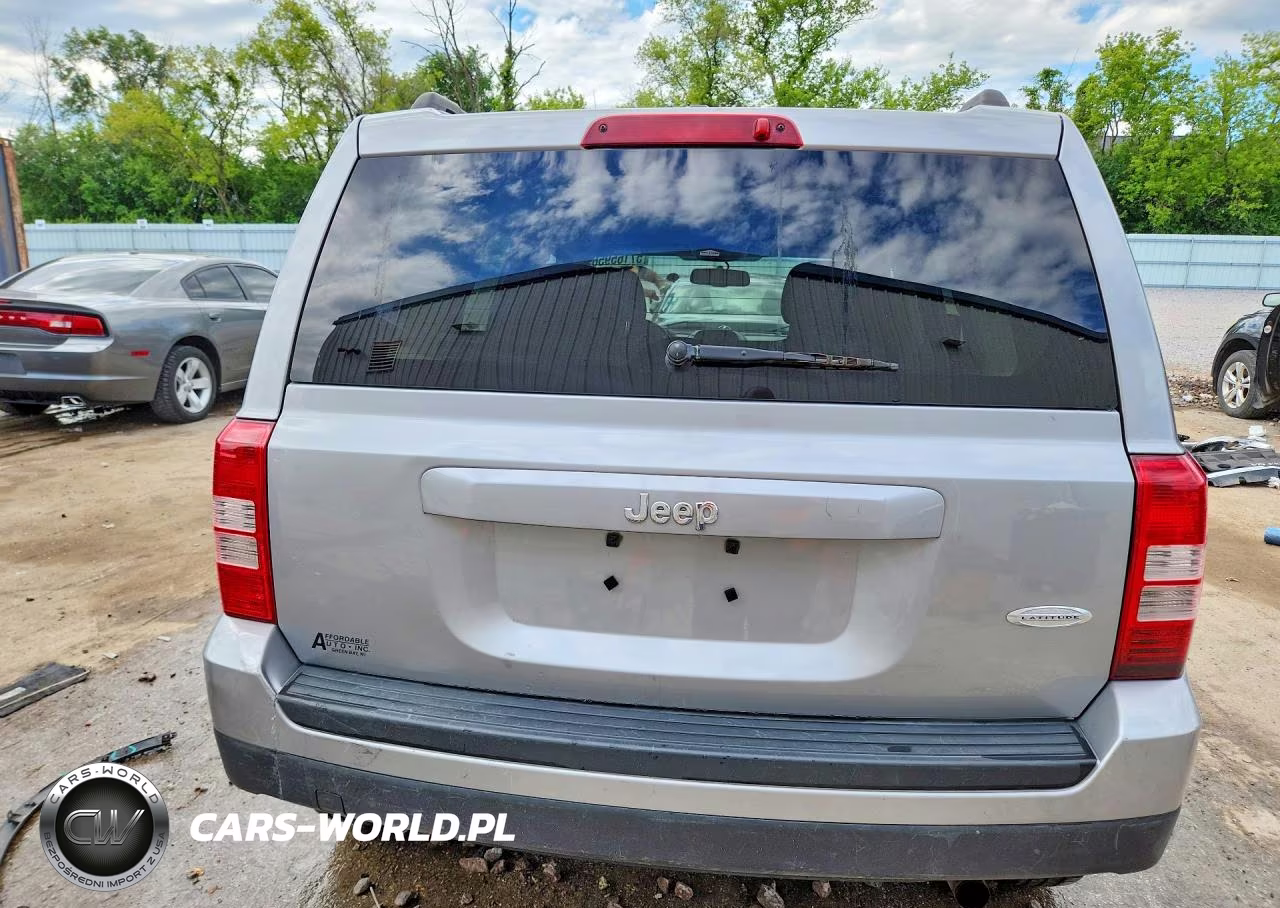 2017 Jeep Patriot Latitude VIN:1C4NJPFB5HD183713 - 6