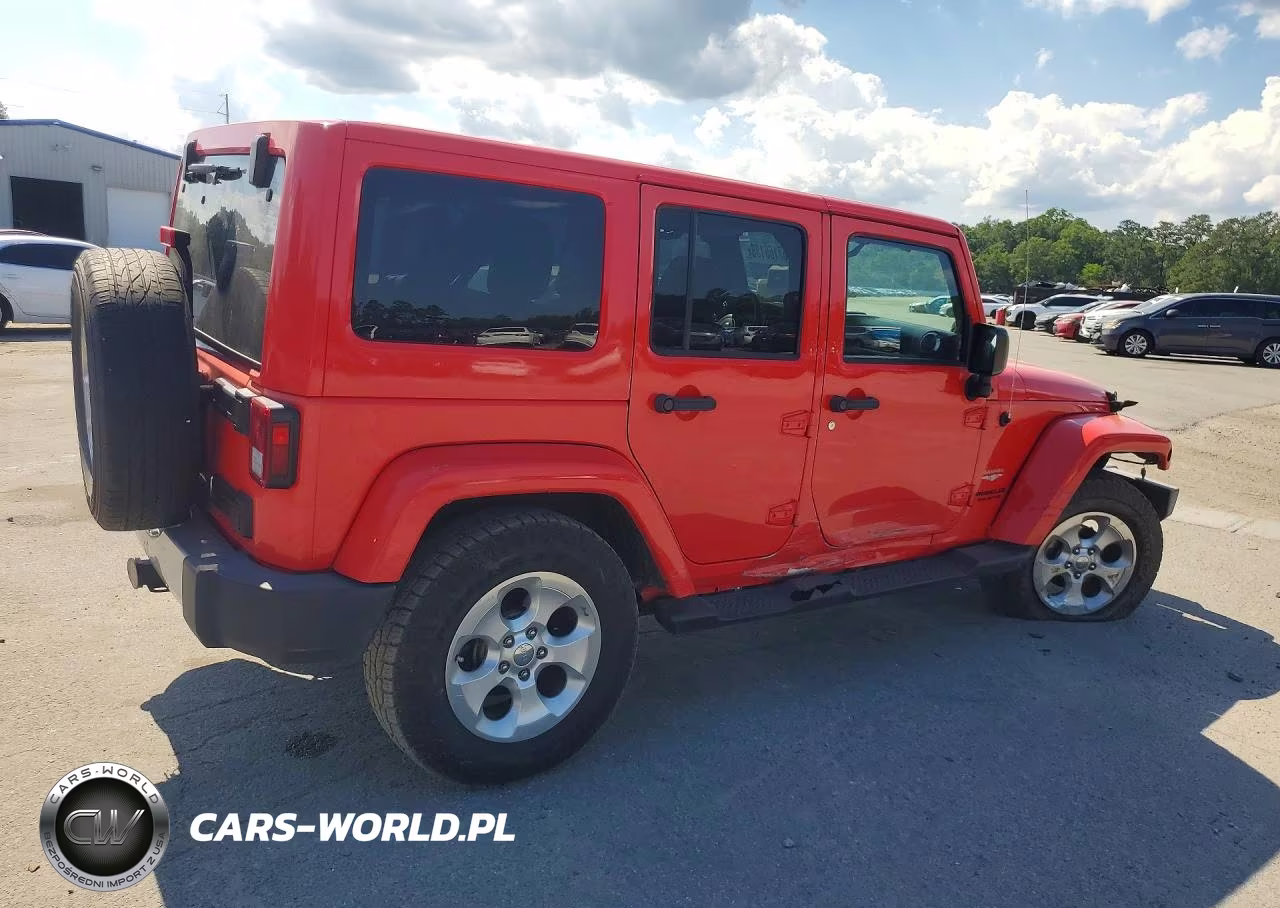 2013 Jeep Wrangler Unlimited Sahara VIN:1C4BJWEG6DL667058 - 3
