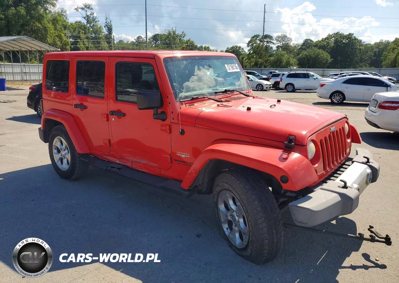 2013 Jeep Wrangler Unlimited Sahara VIN:1C4BJWEG6DL667058 - 4