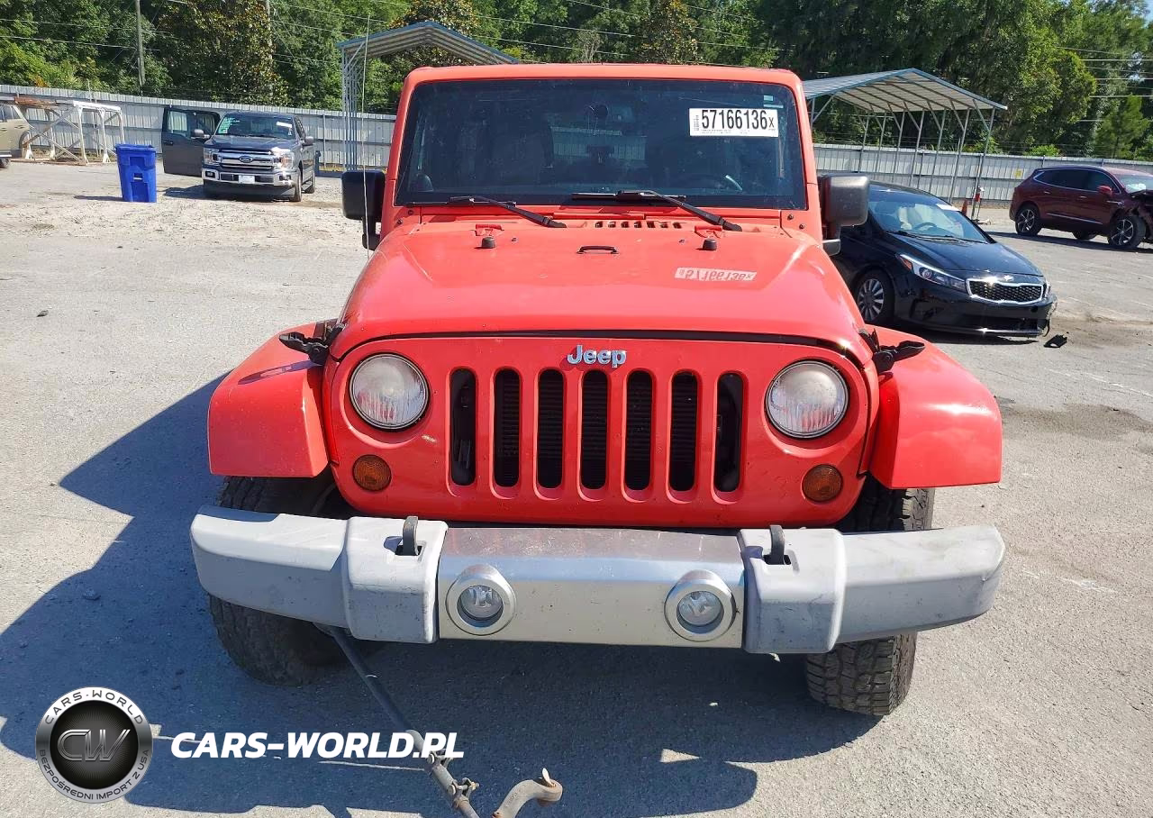 2013 Jeep Wrangler Unlimited Sahara VIN:1C4BJWEG6DL667058 - 5