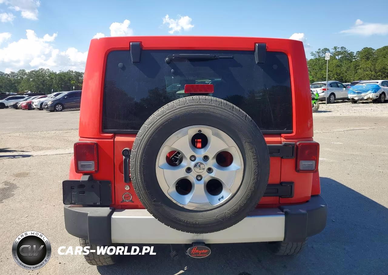 2013 Jeep Wrangler Unlimited Sahara VIN:1C4BJWEG6DL667058 - 6
