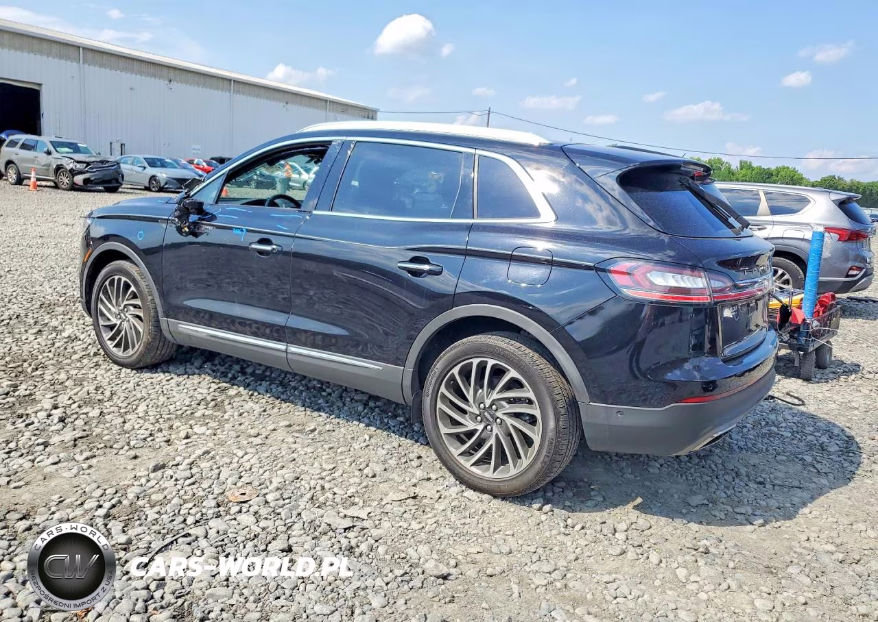 2020 Lincoln Nautilus Reserve VIN:2LMPJ8K92LBL15987 - 2