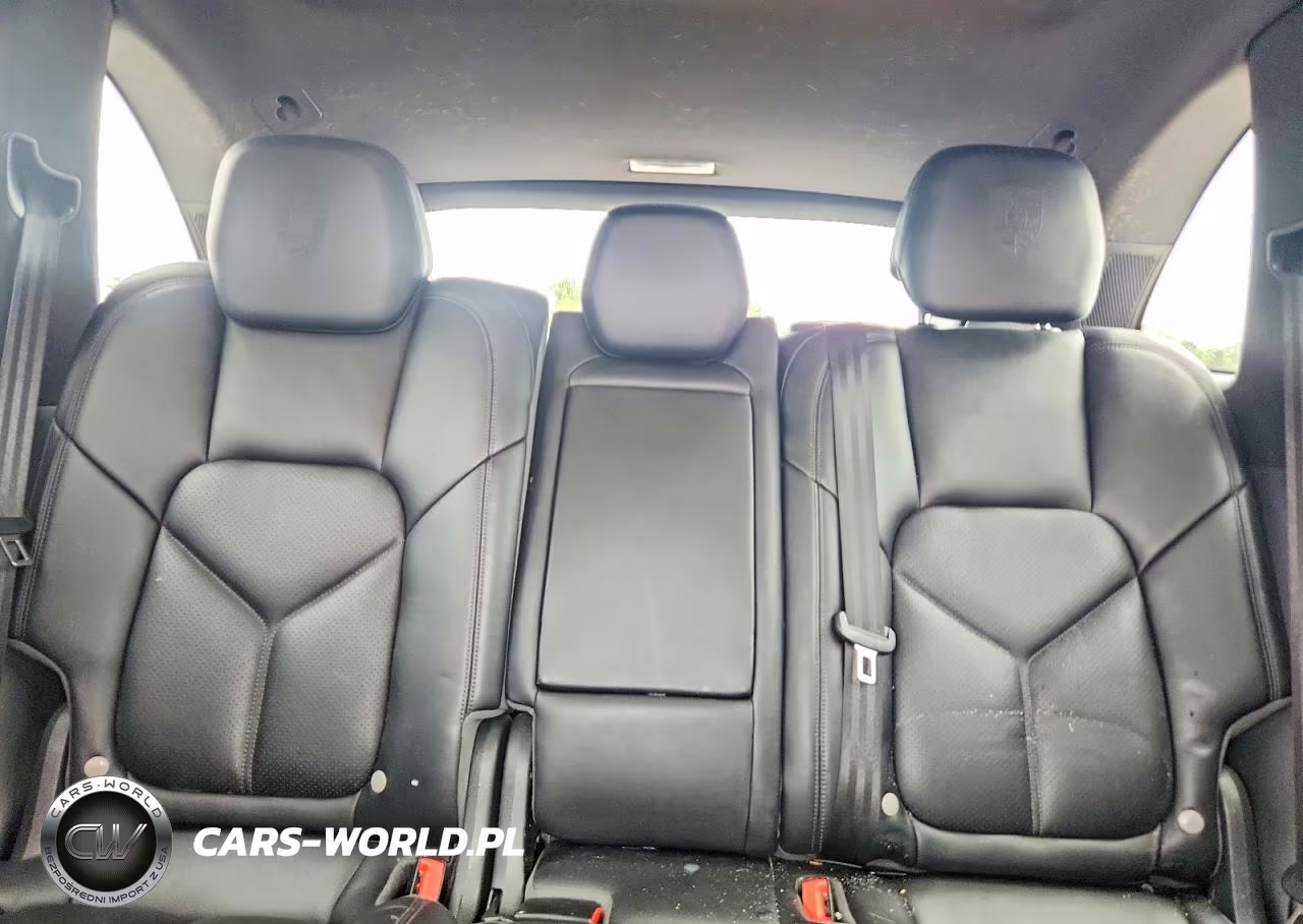 2017 Porsche Cayenne S VIN:WP1AB2A24HLA53092 - 10