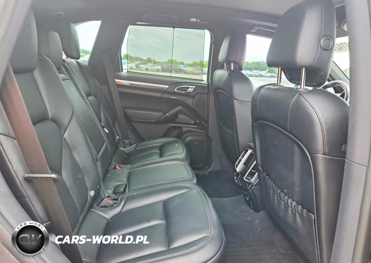 2017 Porsche Cayenne S VIN:WP1AB2A24HLA53092 - 11